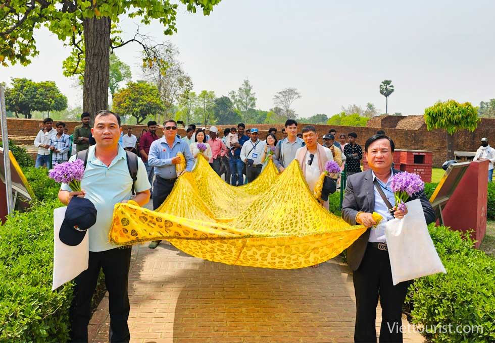 DU XUÂN VỀ CỘI NGUỒN TÂM LINH ẤN ĐỘ: HÀNH TRÌNH CHỮA LÀNH VÀ KHAI MỞ