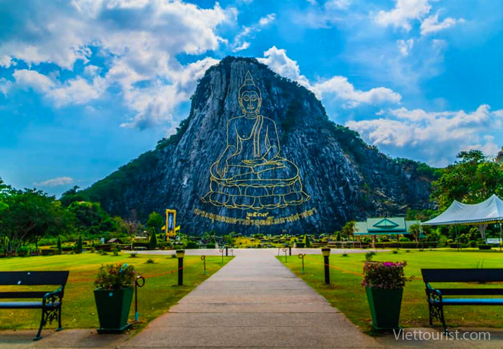 Núi Phật Vàng – Thắng cảnh ấn tượng của Thái Lan