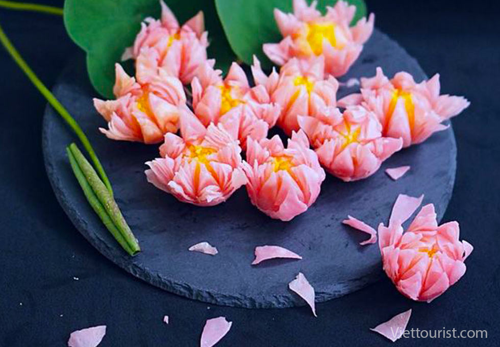 Bánh Hoa Sen Ngàn Lớp – Tinh hoa ẩm thực Trung Hoa qua từng cánh bánh