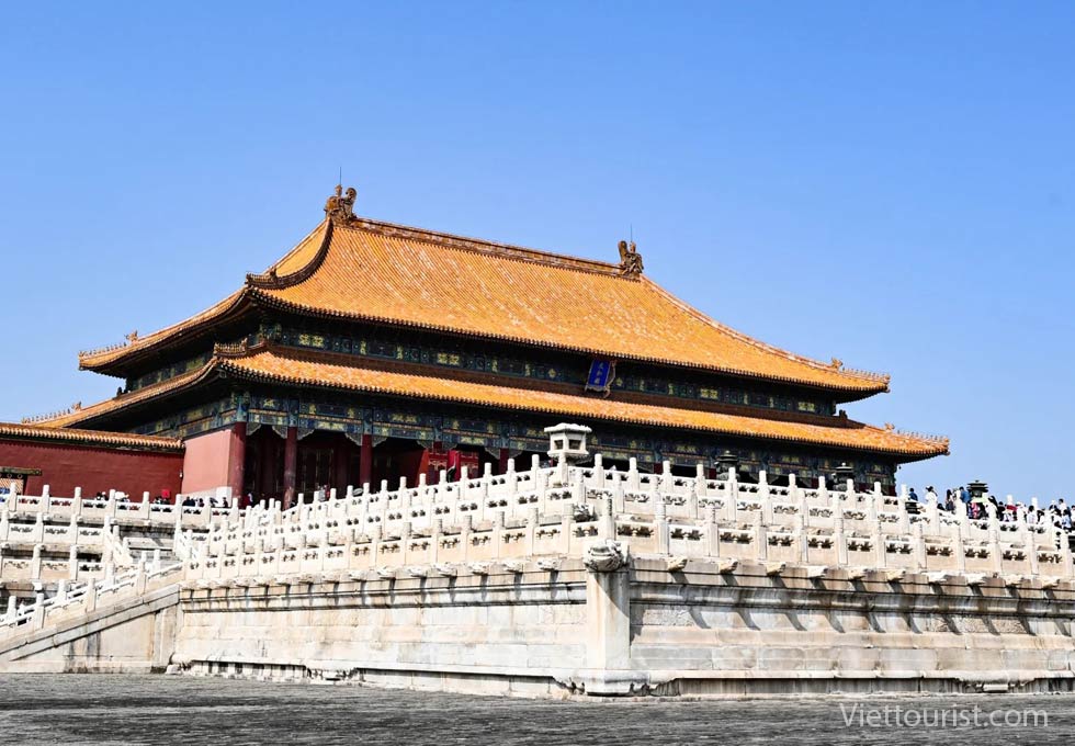 BÍ ẨN MŨI TÊN CẮM TRÊN BẢNG TÊN CUNG Ở CỐ CUNG KHÔNG AI DÁM ĐỤNG