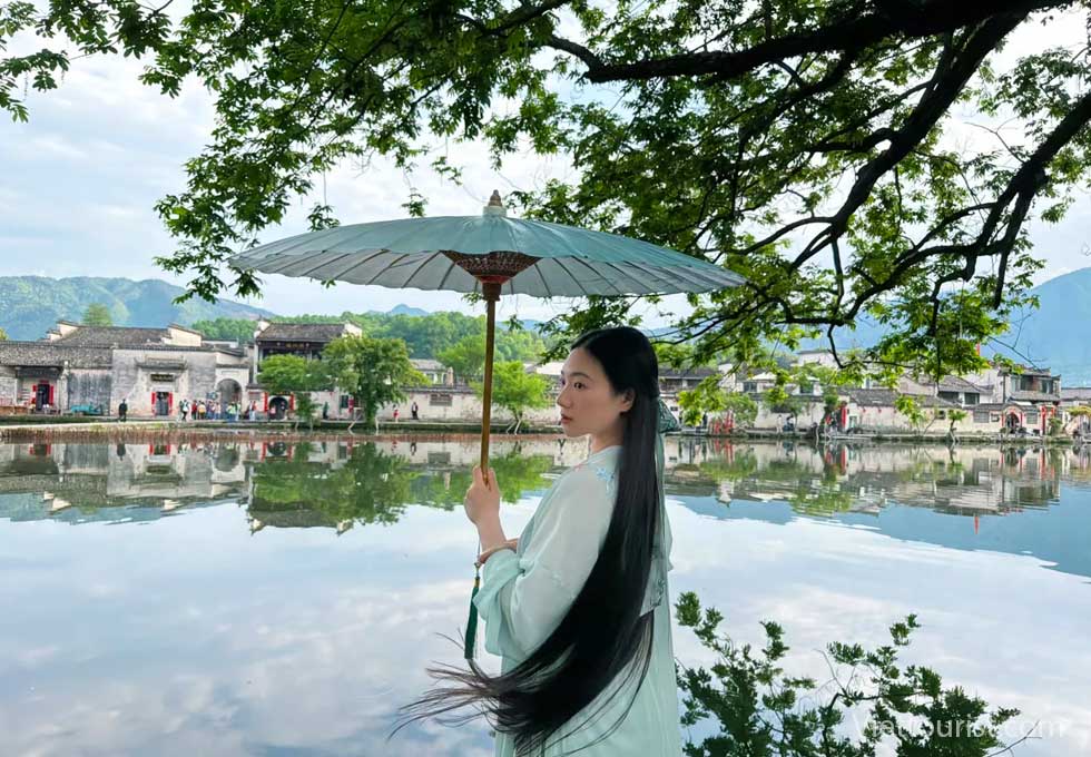 Hồng Thôn Mùa Hè: Lạc Bước Vào Bức Tranh Thủy Mặc Sống Động Của Khói Sương Nam Giang