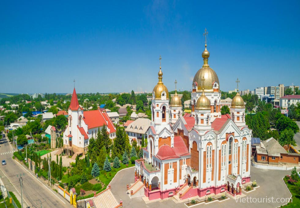 NHÀ THỜ TỔNG LÃNH THIÊN THẦN MICHAEL - NƠI AN NGHỈ CỦA CÁC SA HOÀNG NGA VĨ ĐẠI