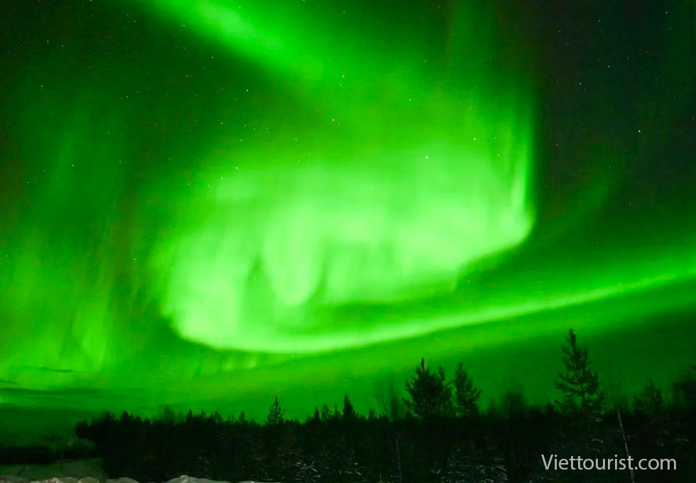 Cực quang ở Murmansk – Vũ điệu ánh sáng trên bầu trời phương Bắc