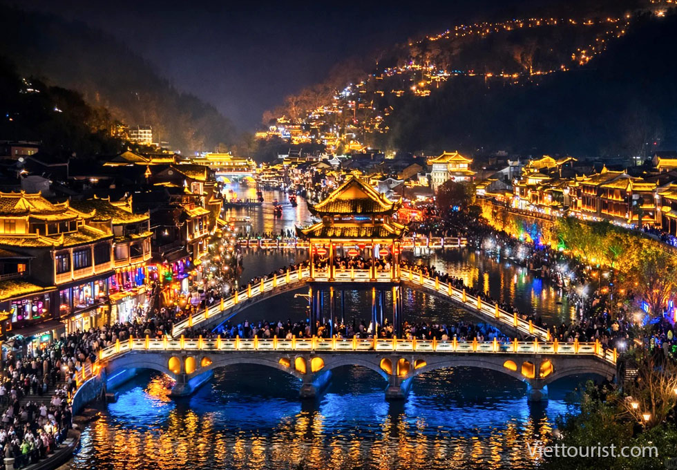 Tour du lịch Trung Quốc 30/4 | Vũ Hán - Kinh Châu - Trương gia giới - Phượng Hoàng Cổ Trấn 6N5Đ