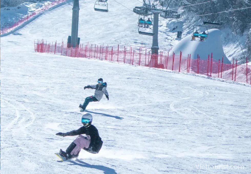 Khu Trượt Tuyết Gia Cô Sơn – Thiên Đường Băng Tuyết Giữa Núi Non Tứ Xuyên