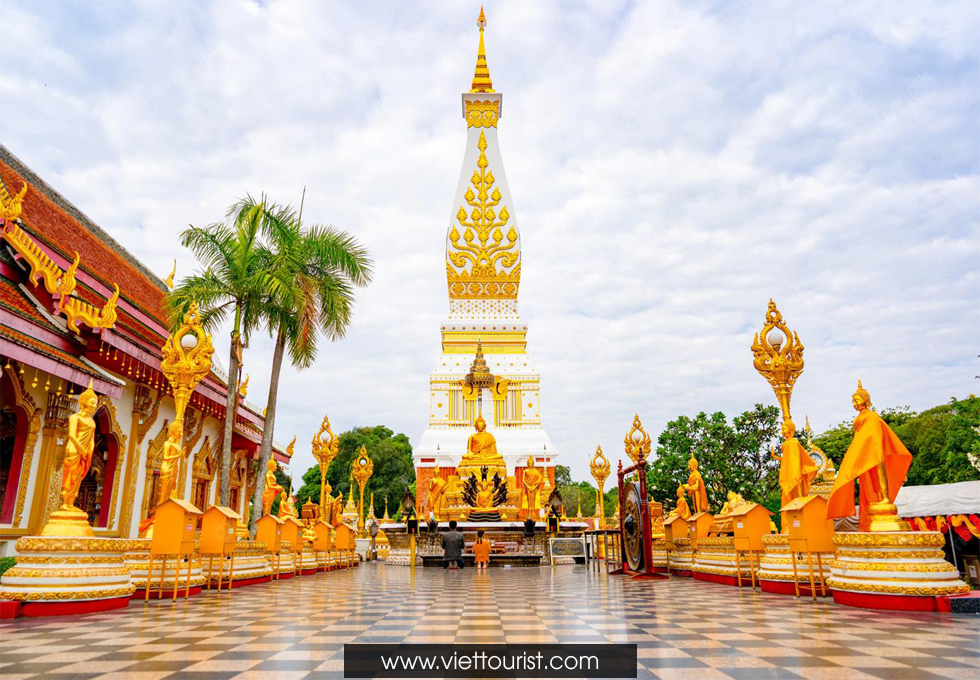 Di tích Phra That Phanom dành cho những người sinh vào Chủ Nhật.