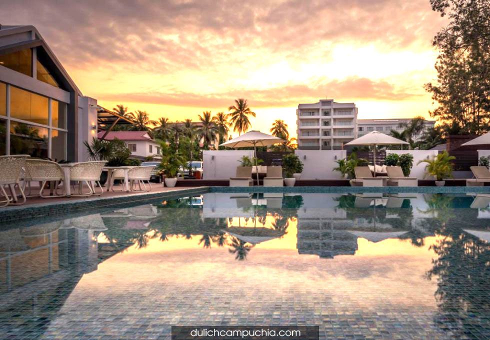 Du lịch Campuchia 4Sao 1tr988 Sihanouk | Koh Rong | Bokor 4N3Đ ho-boi-queenco-hotel-casino-sihanoukville