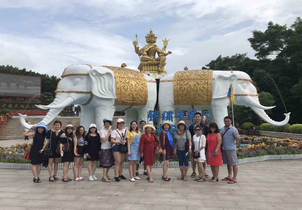 cong-vien-cua-so-the-gioi-tham-quyen-viettourist.