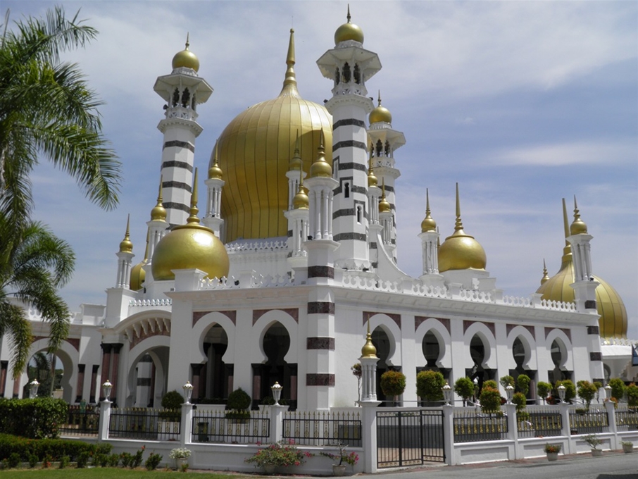 Mosque-Royal-indonesia-viettourist